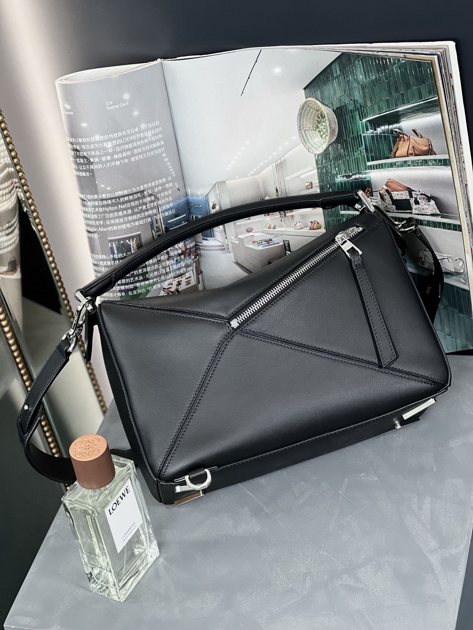 Loewe Classic Puzzle Medium Handbag - Image 2