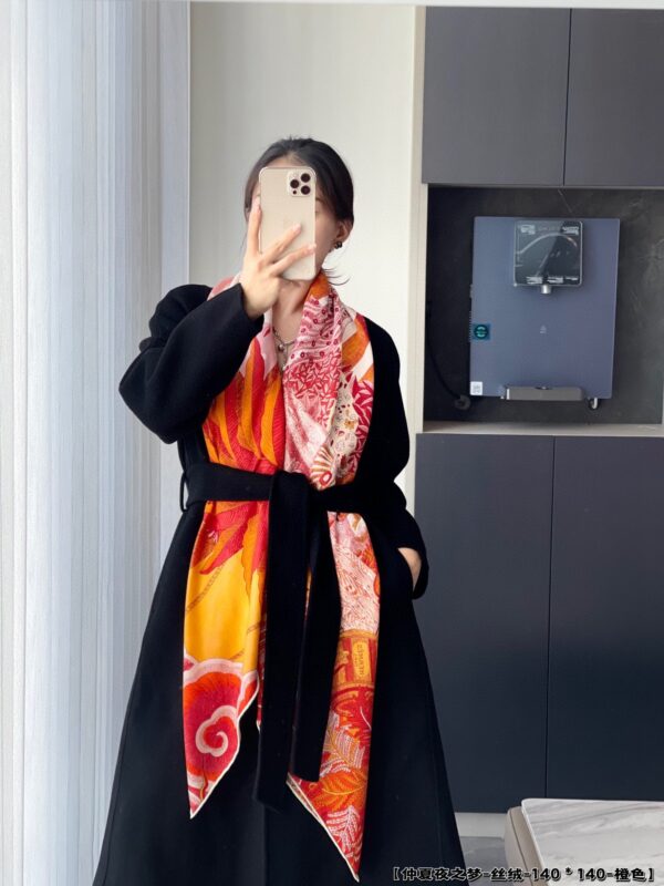 Hermes Midsummer Night’s Dream Scarf 140x140cm 70% Cashmere 30% Silk