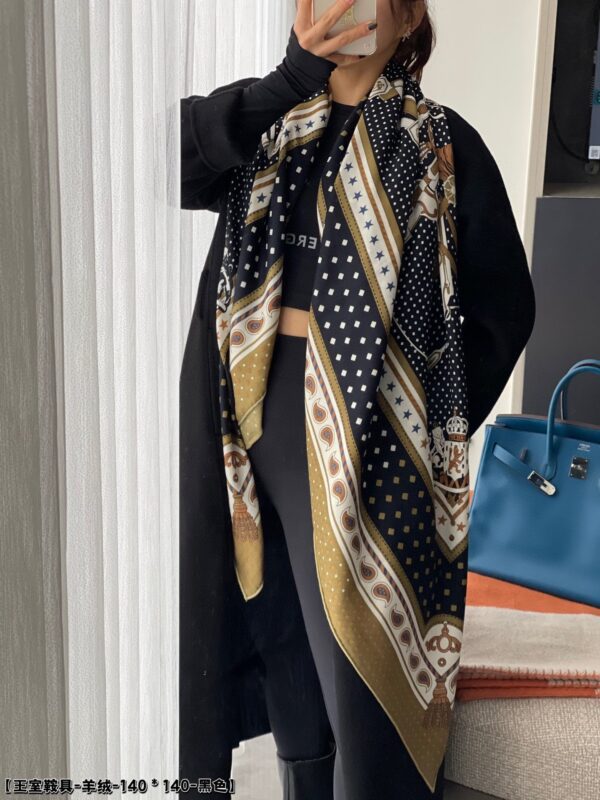 Hermes Wang an Saddle Scarf 140x140cm 70% Cashmere 30% Silk