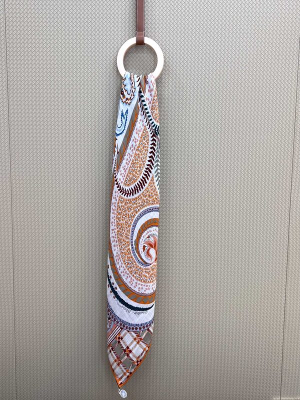 Hermes Peris Blooming Flowers Scarf