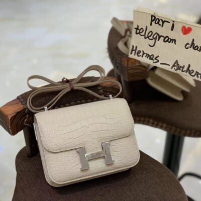 Constance 18 in Craie Matte Alligator PHW