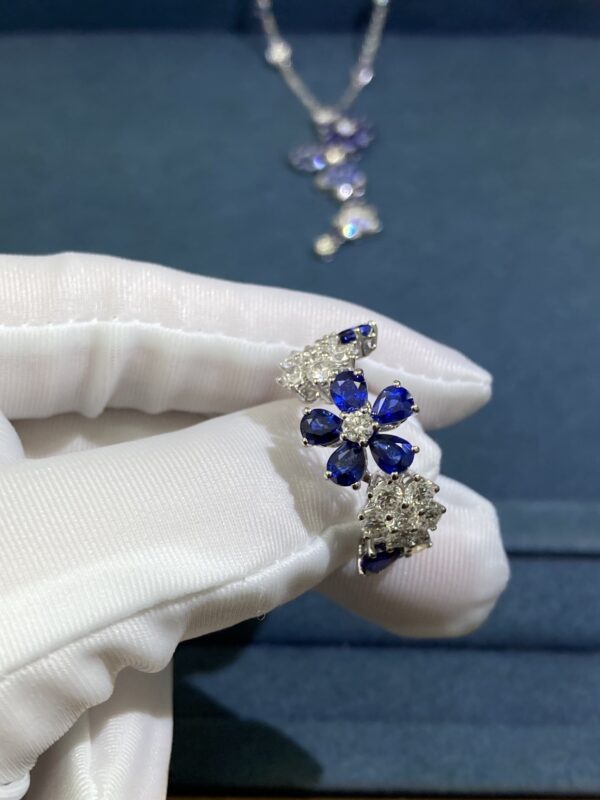 VCA Sapphire and diamond ring, white gold