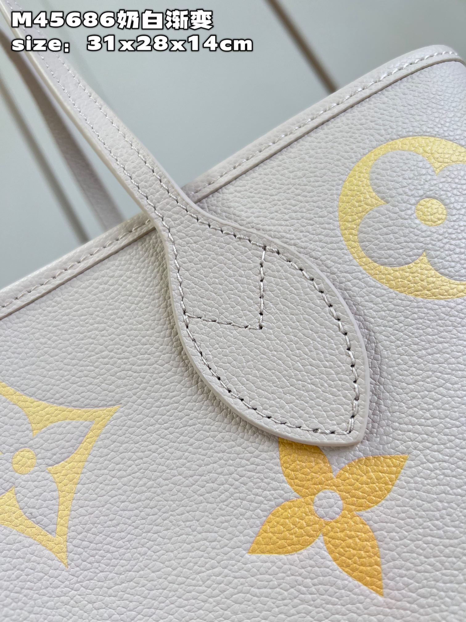 Louis Vuitton Neverfull Medium-sized Handbag - Image 9