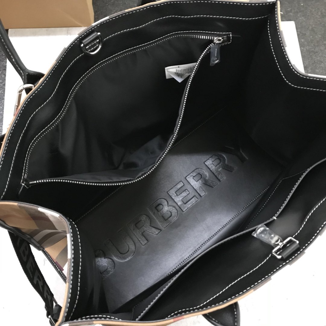 Burberry The Belt Tote Bag - Image 2