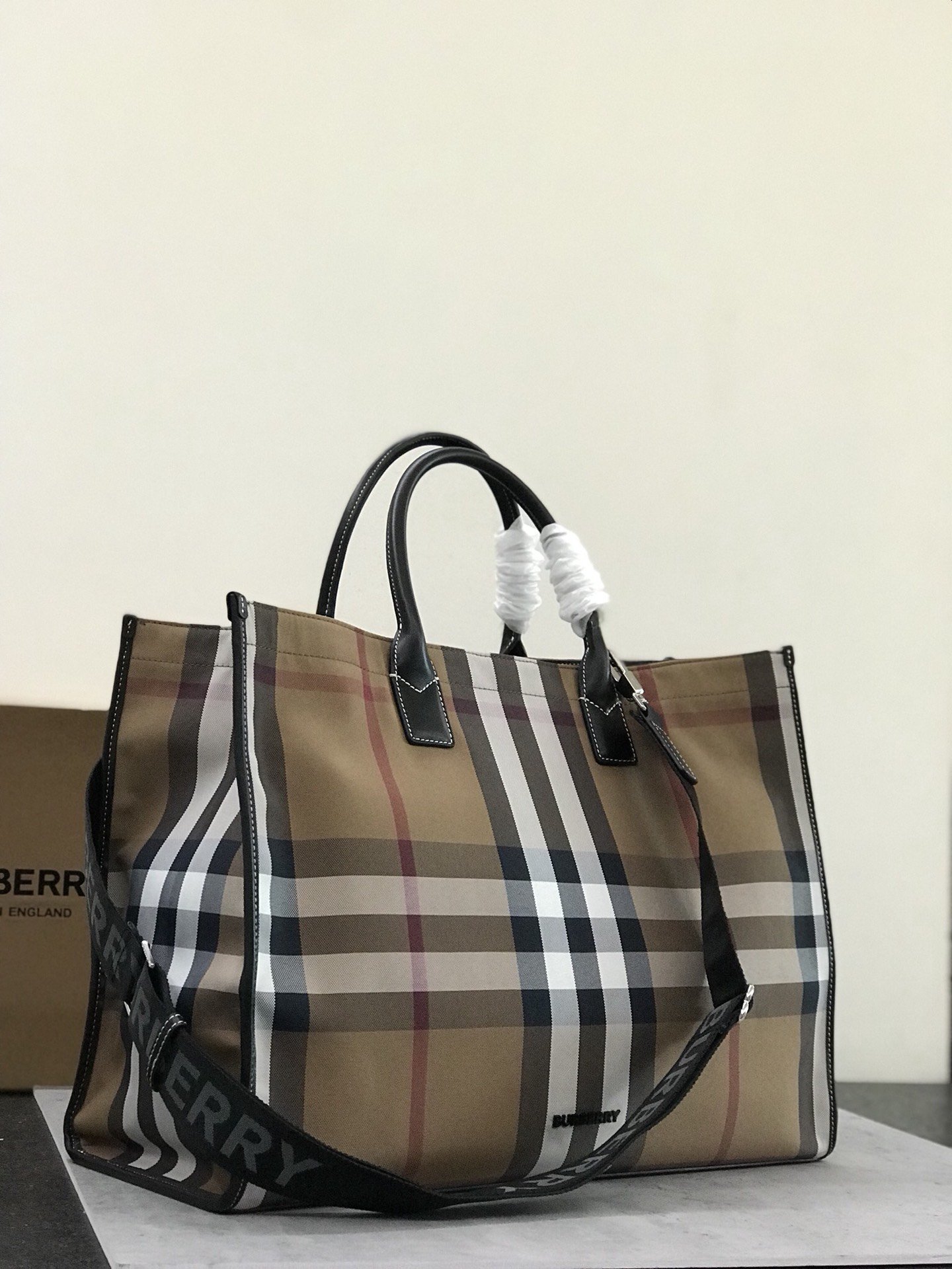 Burberry The Belt Tote Bag - Image 3