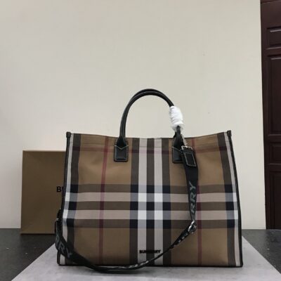 Burberry The Belt Tote Bag