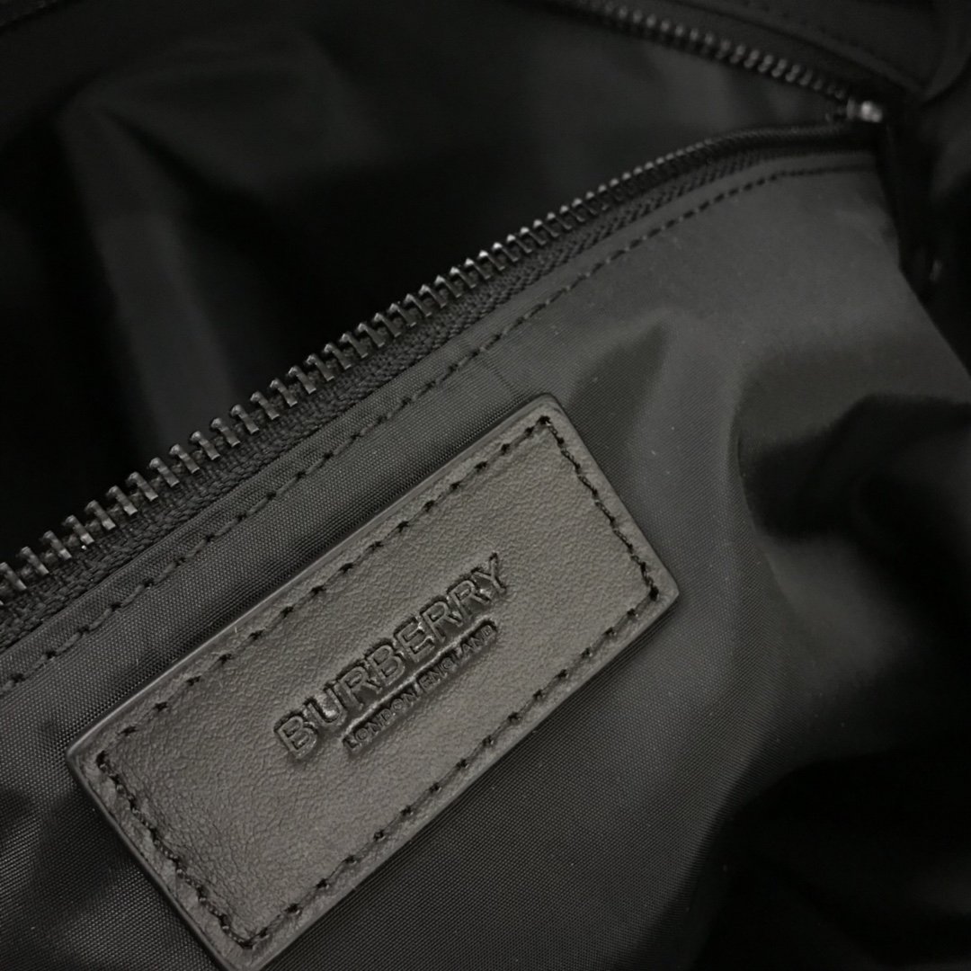 Burberry Travel Bag - Image 4