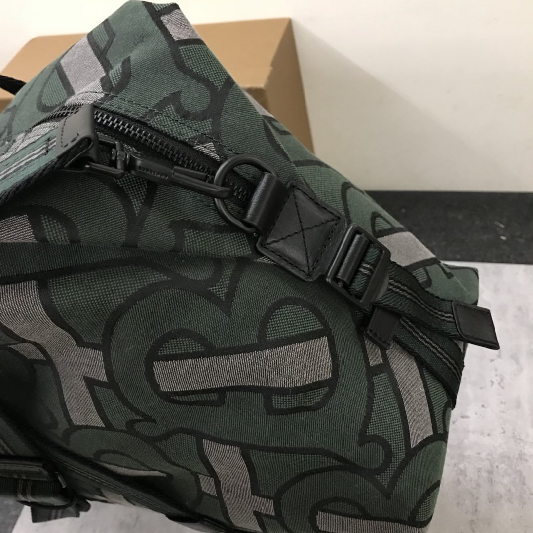 Burberry Travel Bag - Image 9