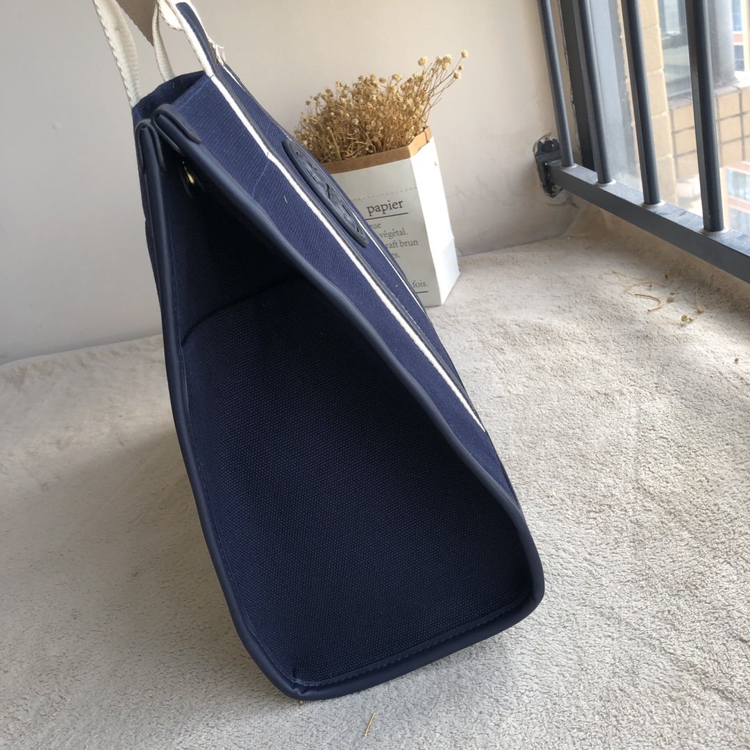 Tory Burch New Tote Bag - Image 4