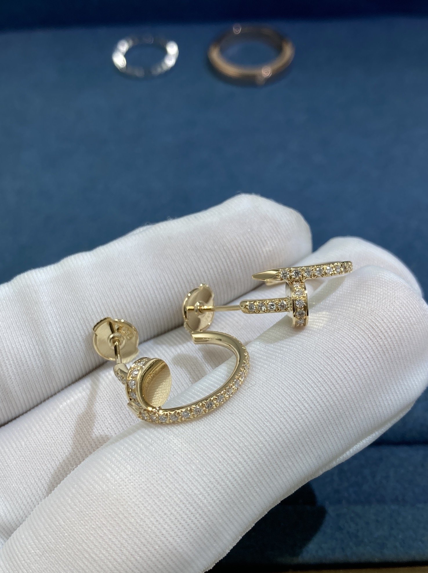 Cartier Full Diamond Stud Earrings, Yellow Gold - Image 4