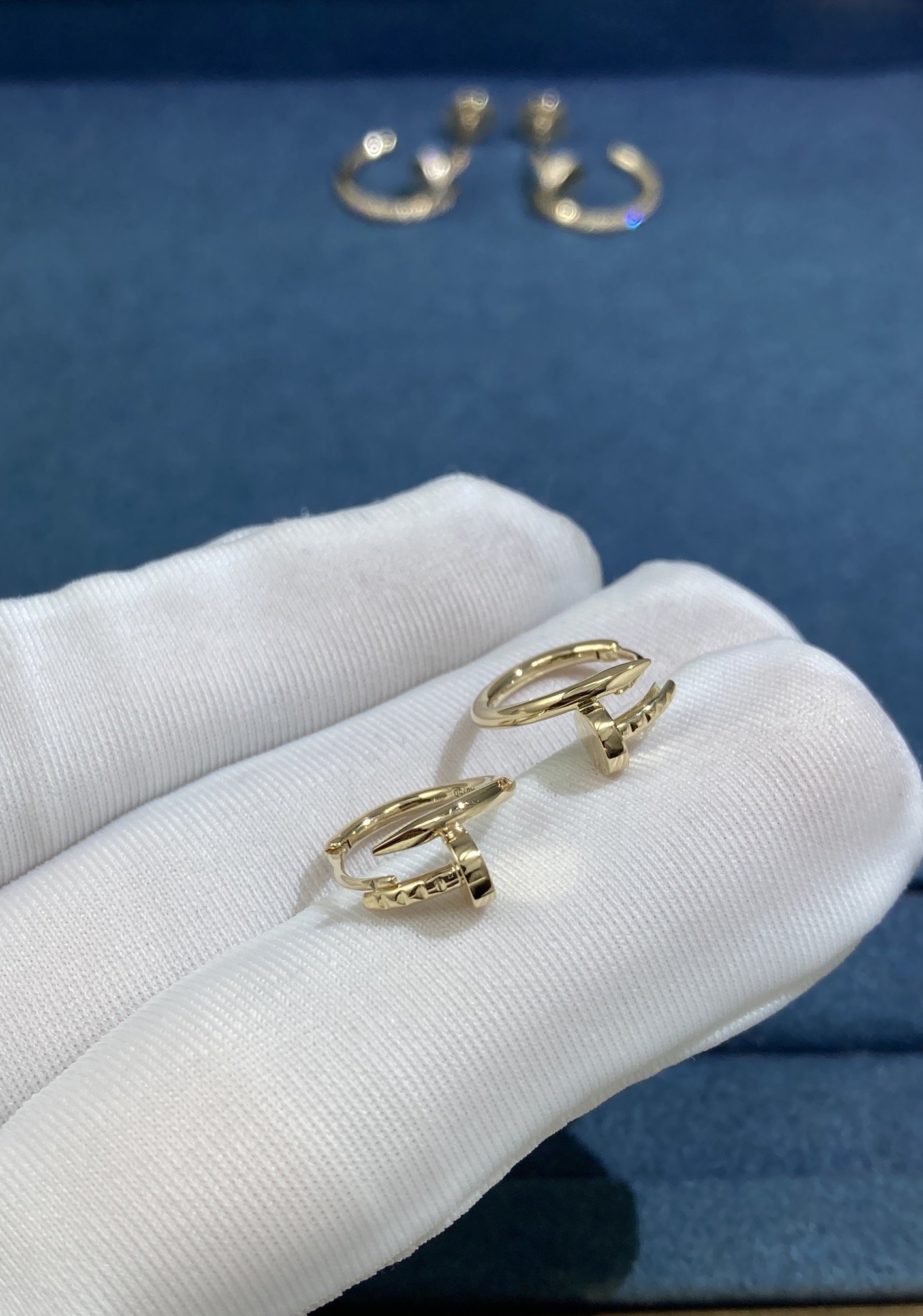 Cartier Stud Earrings Without Diamonds, Yellow Gold - Image 4