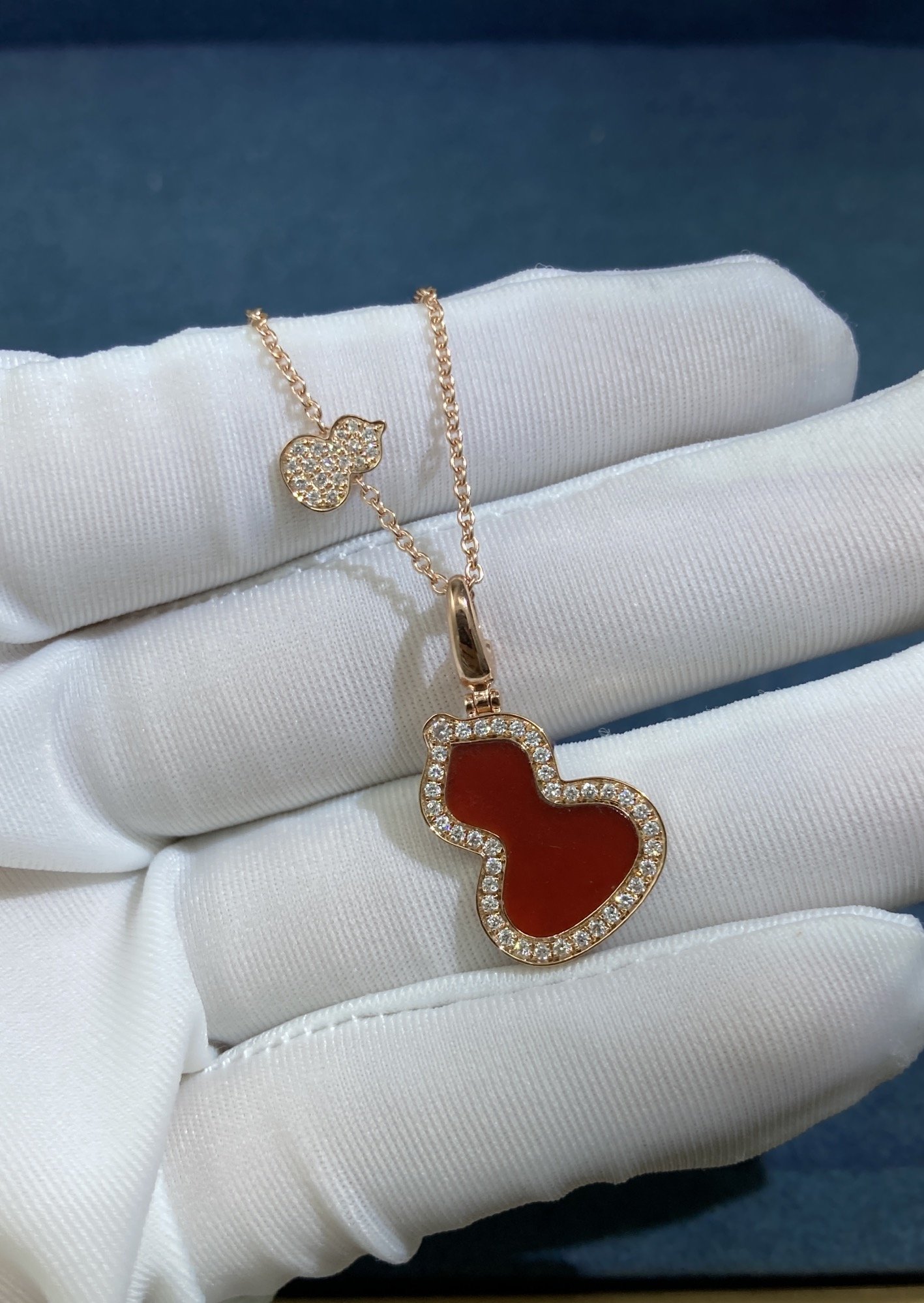 Qeelin Double Gourd Carnelian Necklace, Rose Gold - Image 3