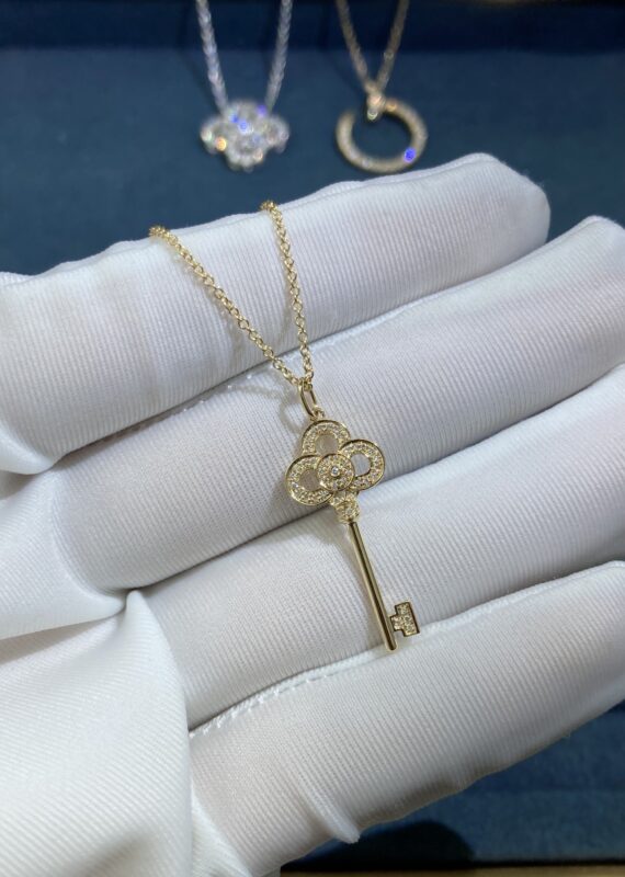 Key necklace, yellow gold