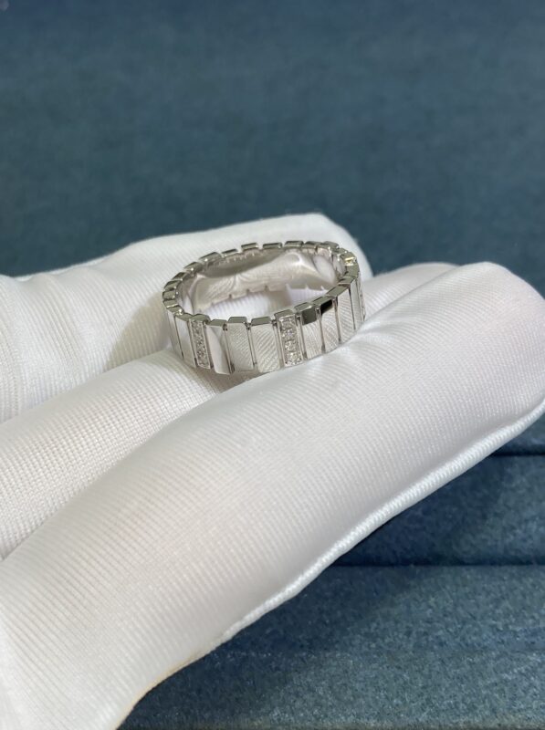 Dior ring with diamonds, white gold