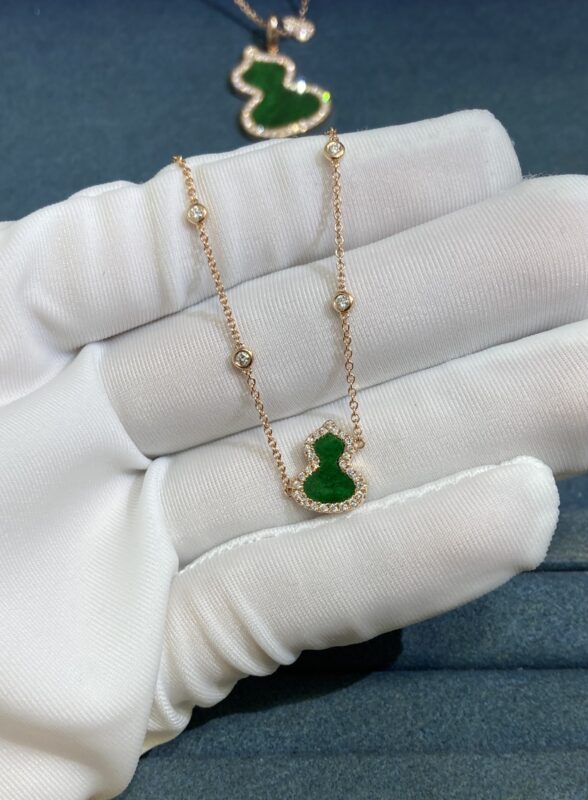 Qeelin Four Diamond Jadeite Gourd Bracelet, Rose Gold