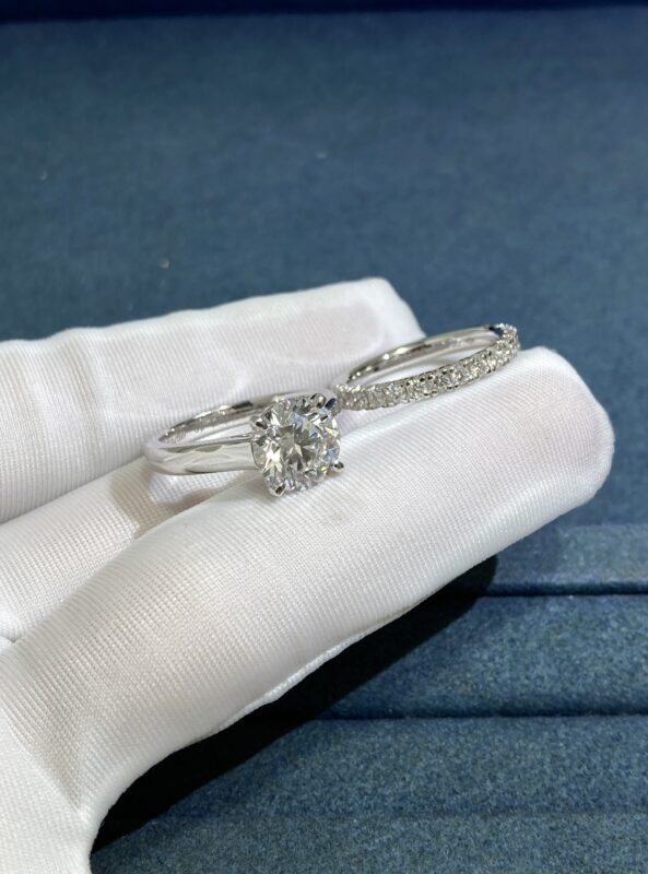 Cartier’s family diamond ring, white gold