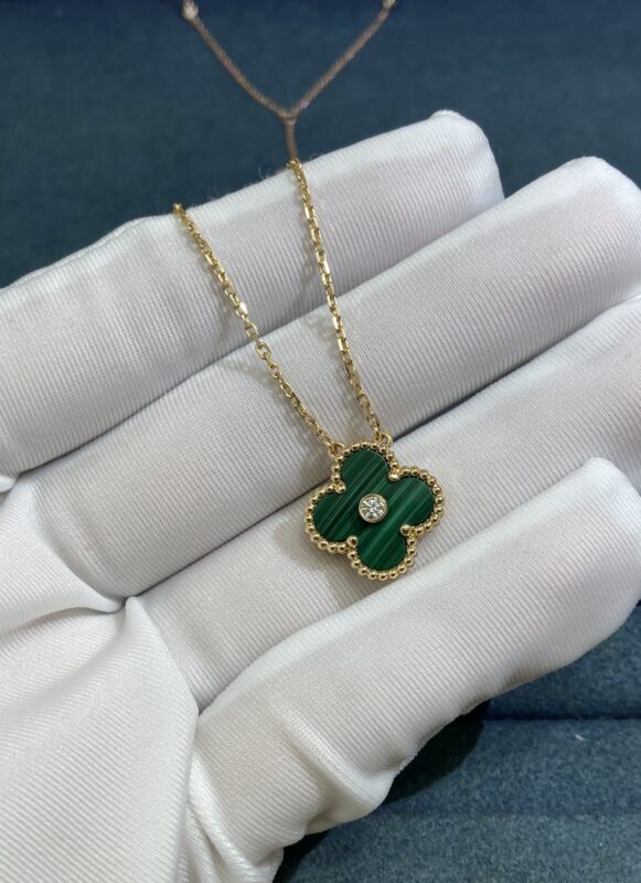 VCA Medium One Diamond Malachite Clover Necklace, Yellow Gold