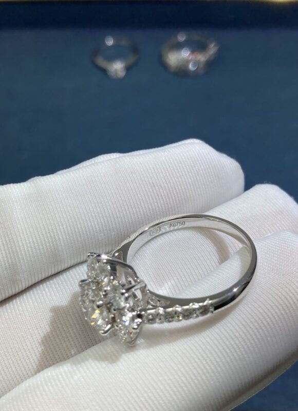 HW diamond ring, white gold