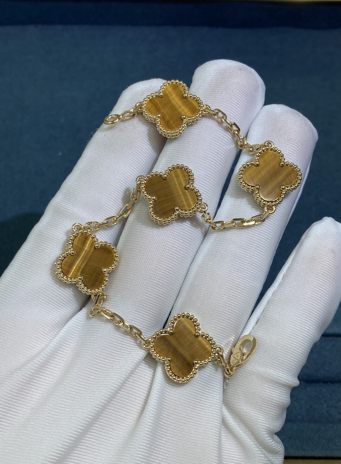 45863.jpg Five-Flower Tiger's Eye Clover Bracelet, Yellow Gold - Image 1
