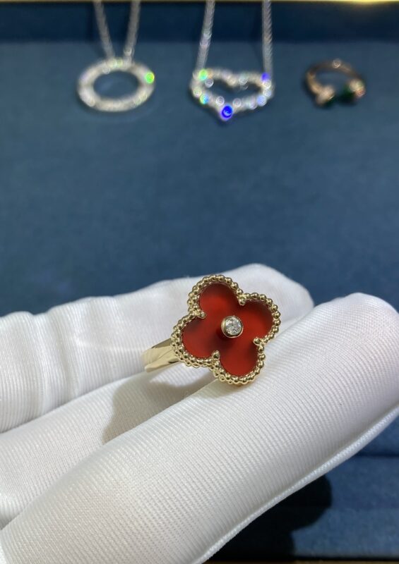 Medium One Diamond Carnelian Clover Ring, Yellow Gold