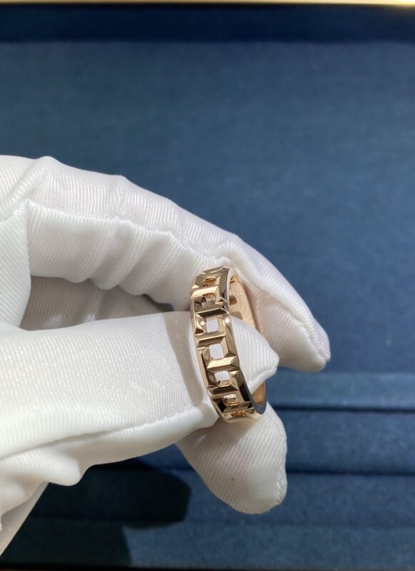 Tiffany’s New T-bar ring, rose gold