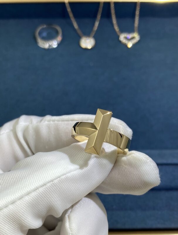 Tiffany’s No Diamond Ring, Yellow Gold