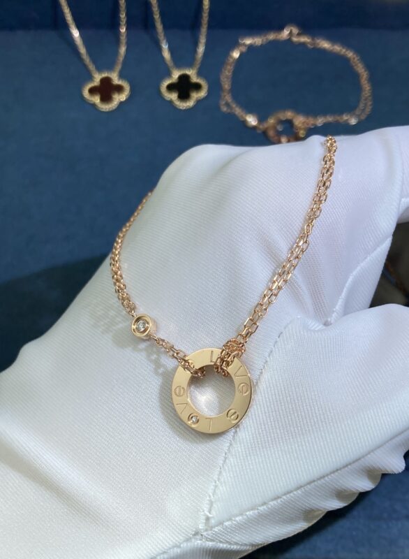 Round pie necklace, rose gold