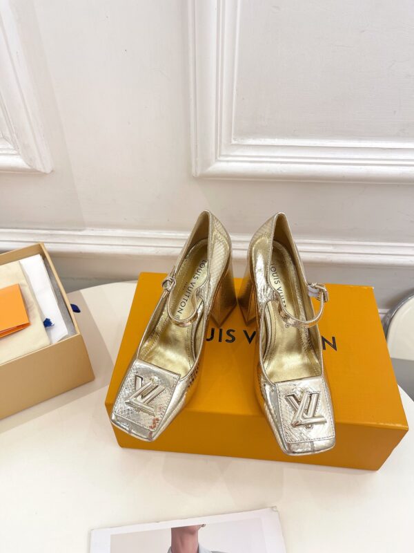 Louis Vuitton 2023 New Heel Sandals