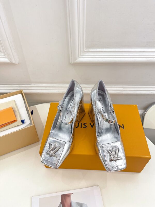 Louis Vuitton 2023 New Heel Sandals