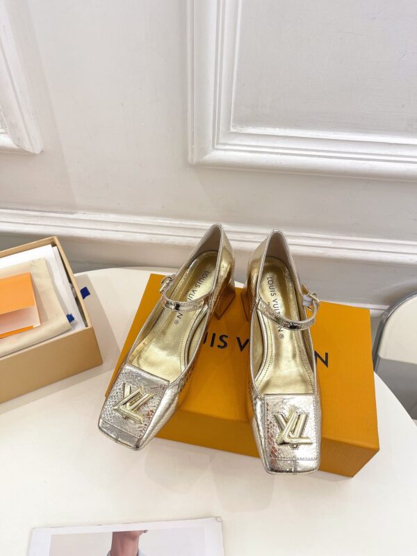 Louis Vuitton 2023 New Heel Sandals