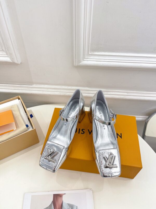 Louis Vuitton 2023 New Heel Sandals