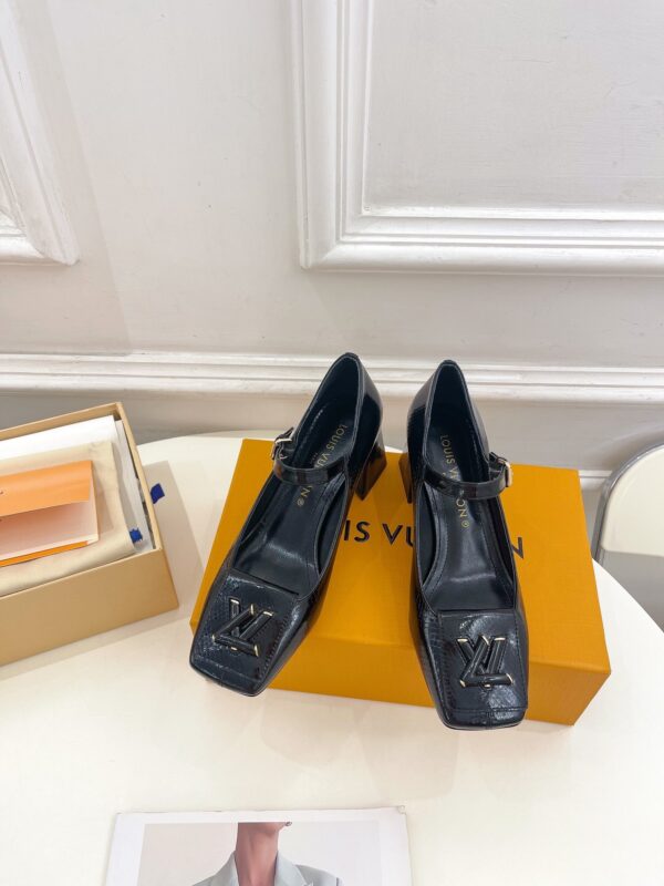 Louis Vuitton 2023 New Heel Sandals