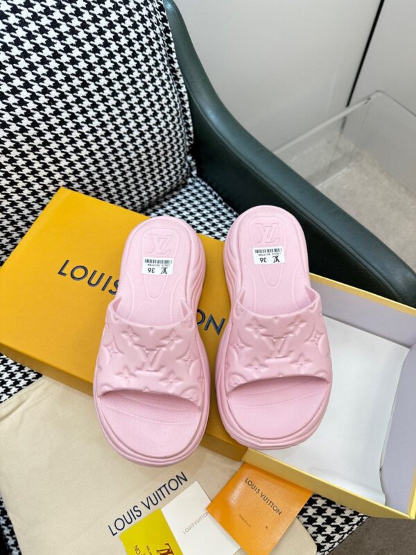 Louis Vuitton 2023 New Sandals
