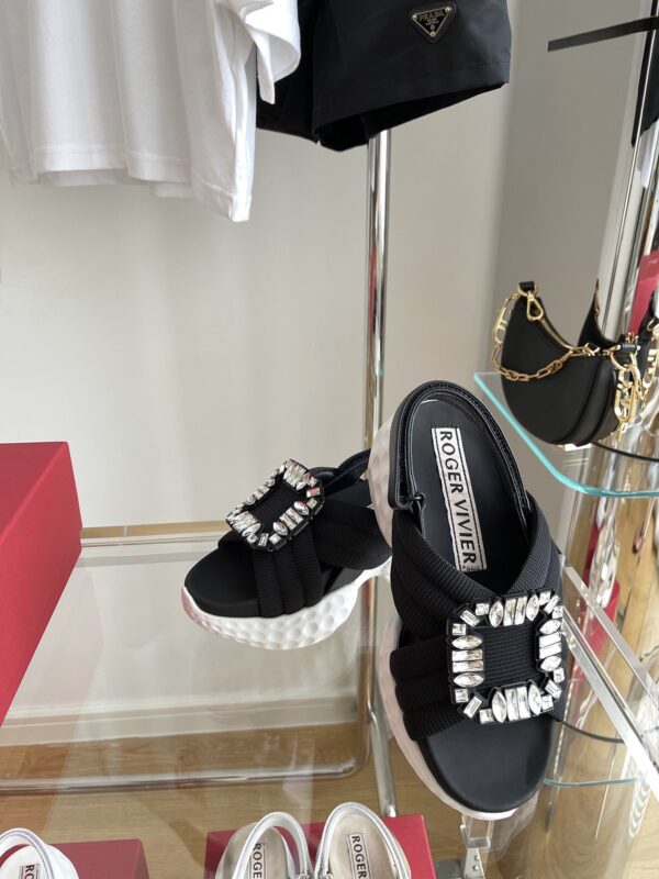 Roger Vivier 2023 New Sandals