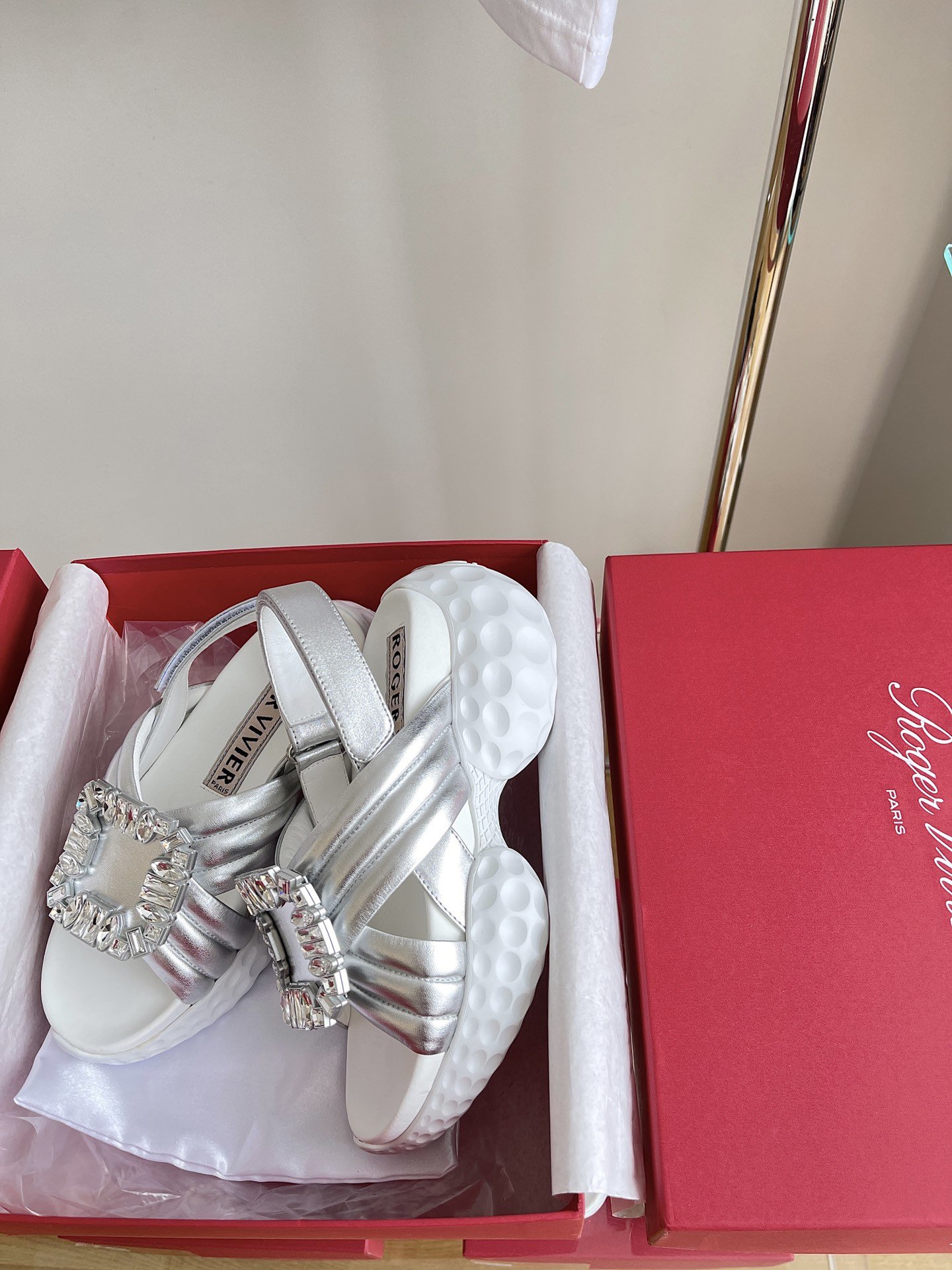 66076.jpg Roger Vivier 2023 New Sandals - Image 1