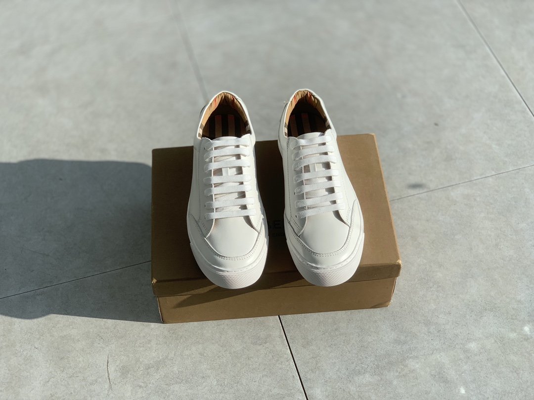 Burberry 2023 New Unisex Trainers - Image 5