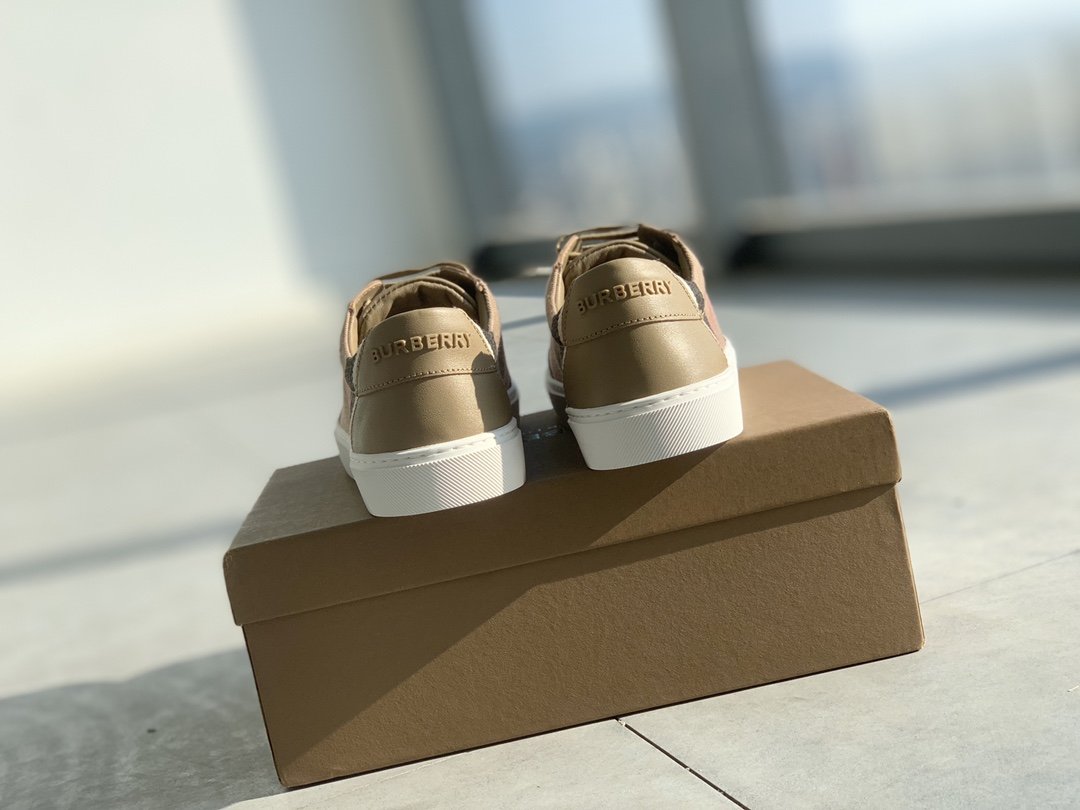 Burberry 2023 New Unisex Trainers - Image 8