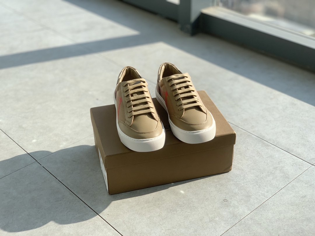 Burberry 2023 New Unisex Trainers - Image 3