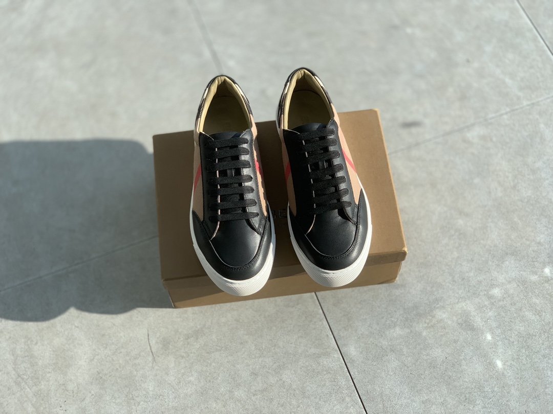 Burberry 2023 New Unisex Trainers - Image 4