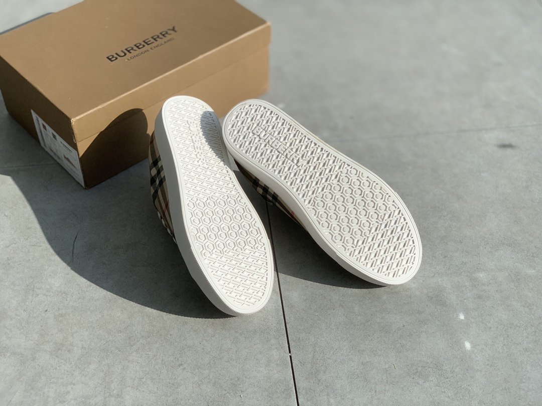 Burberry 2023 New Unisex Trainers - Image 5