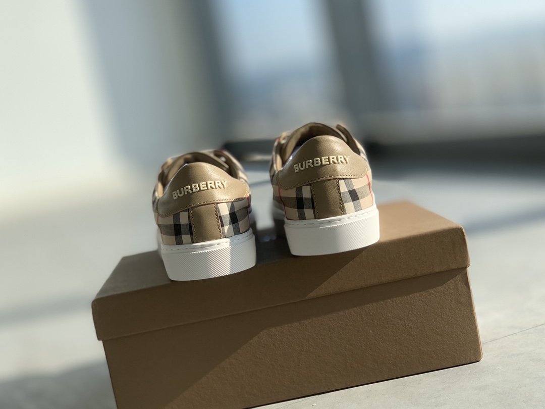 Burberry 2023 New Unisex Trainers - Image 4