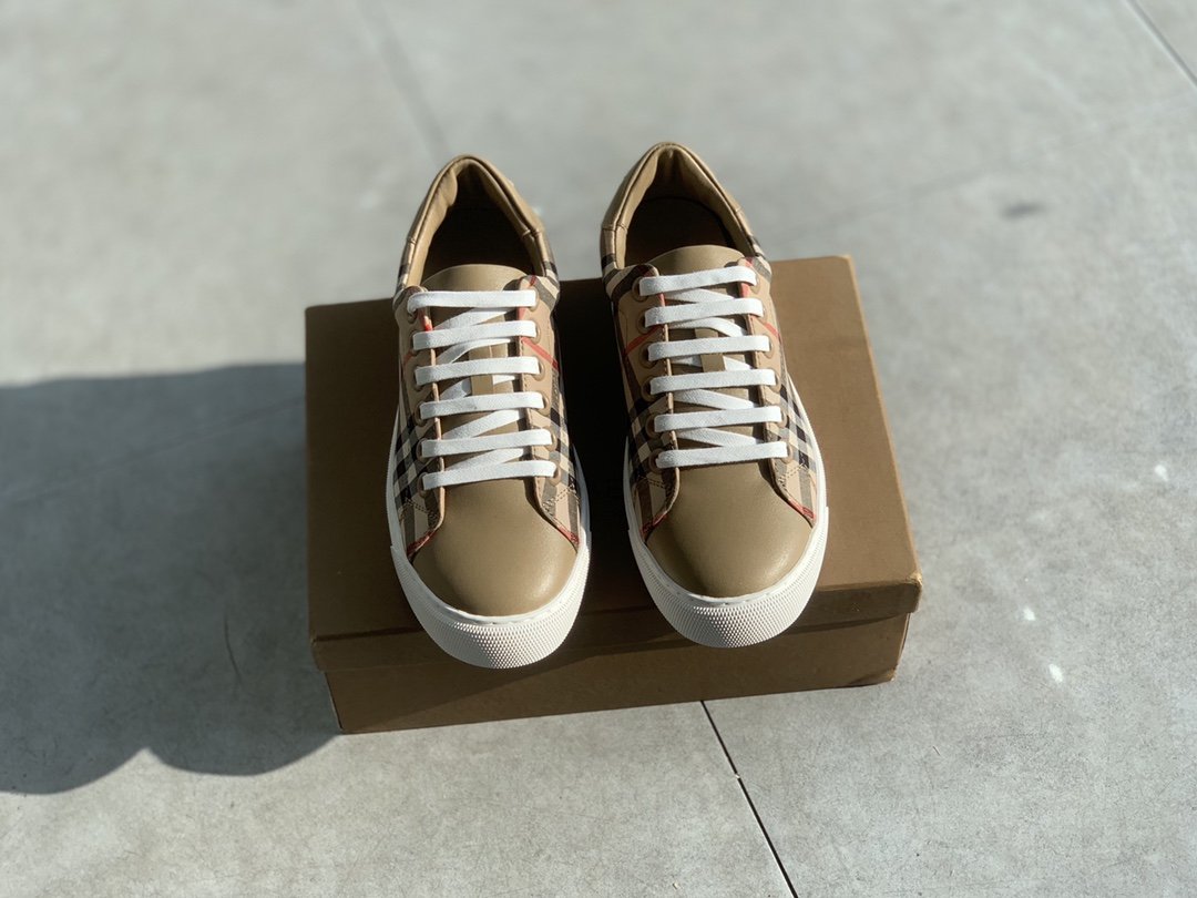Burberry 2023 New Unisex Trainers - Image 7
