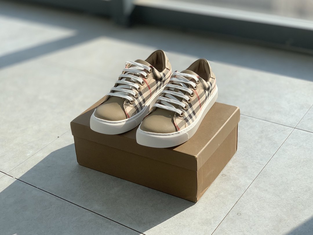 Burberry 2023 New Unisex Trainers - Image 8