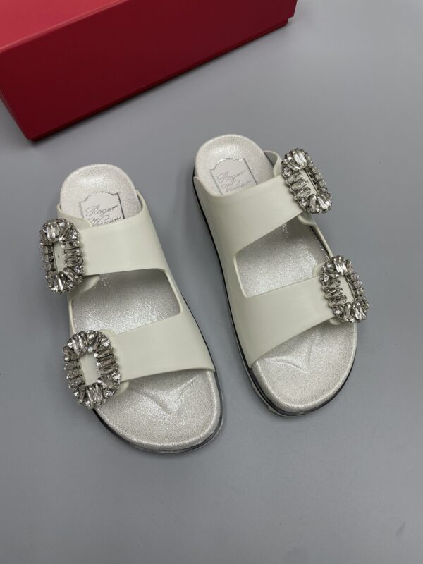Roger Vivier 2023 New Sandals