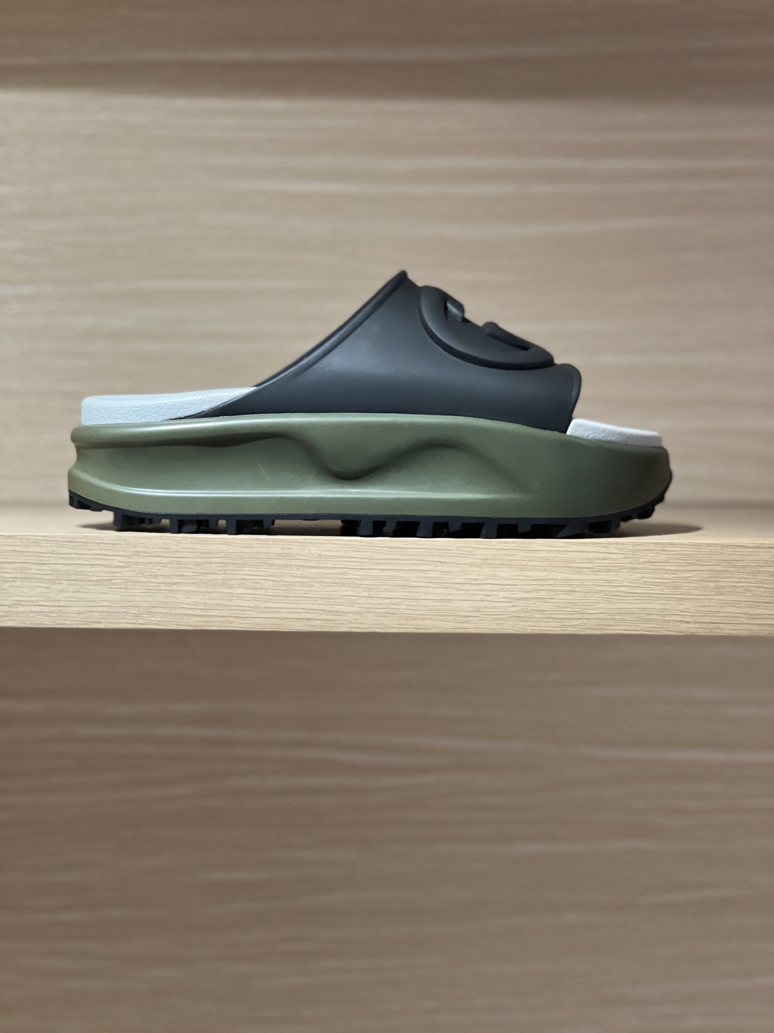 75557.jpg Gucci 2023 New Thick-soled Sandals - Image 1