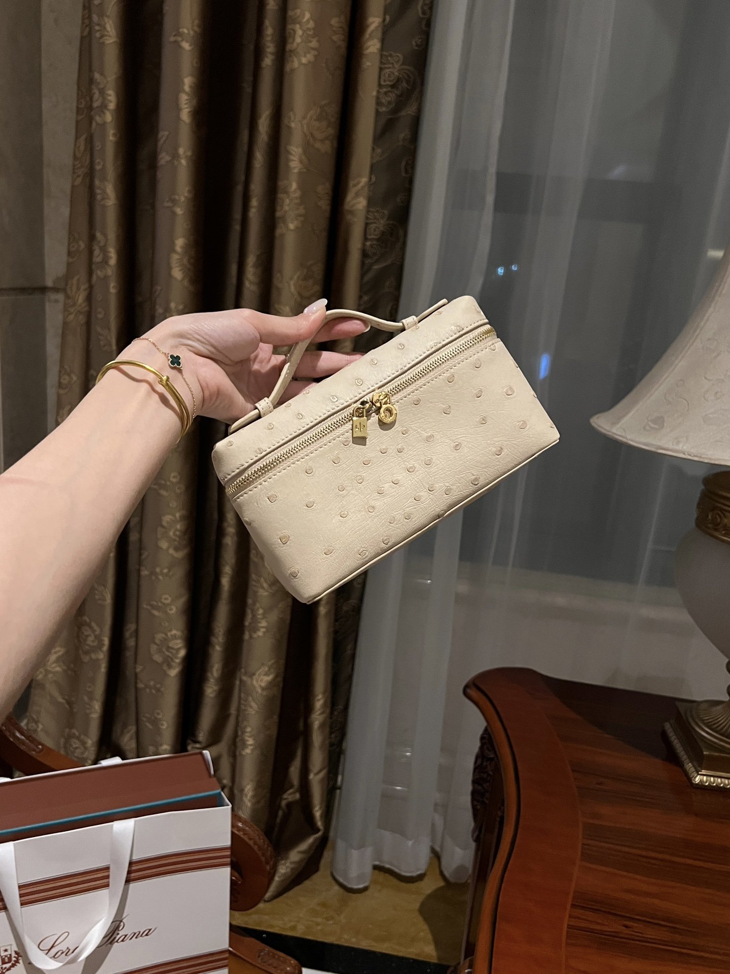 75754.jpg Loro Piana L19 in Cream White Ostrich - Image 1