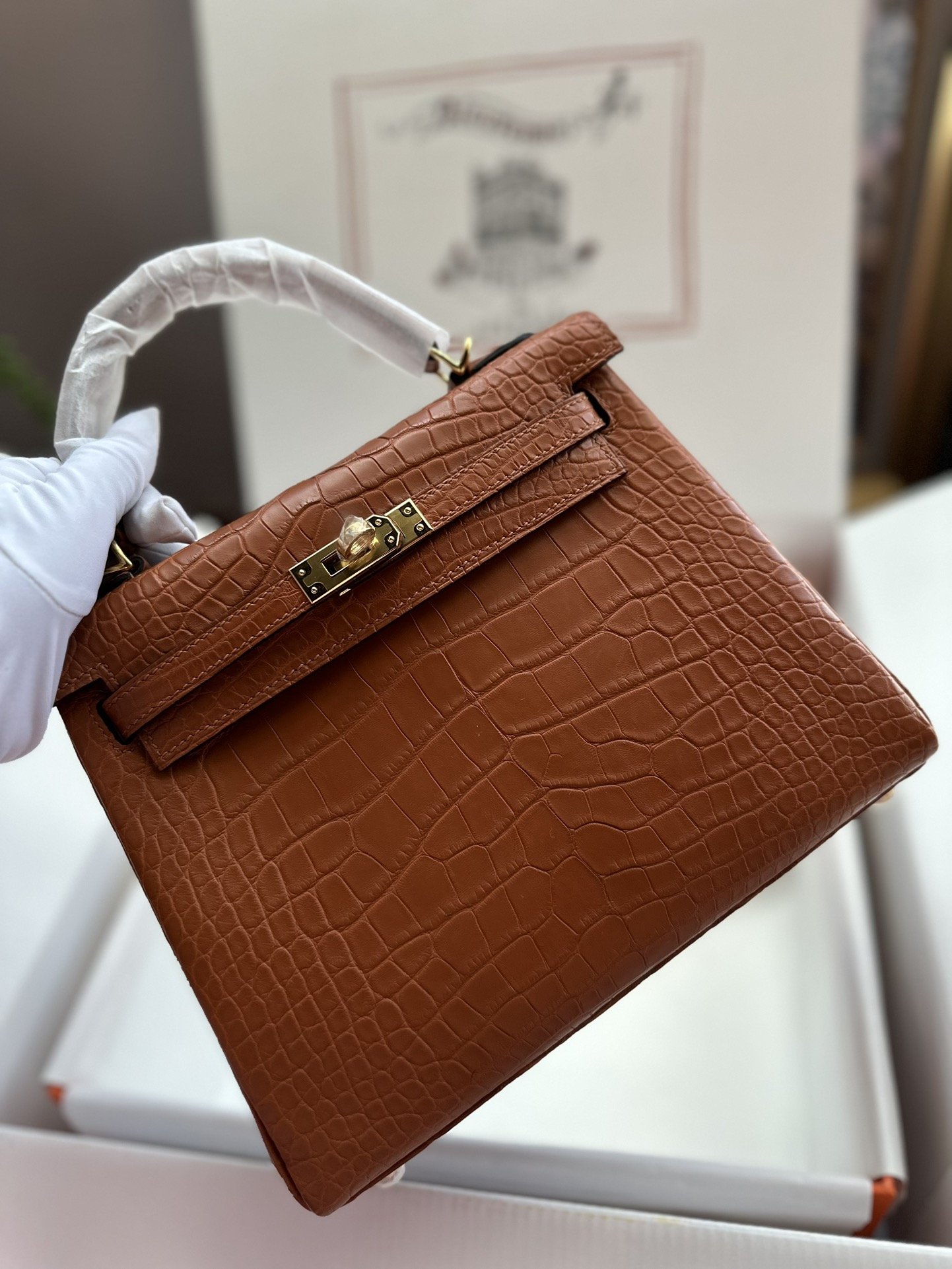 78012.jpg Kelly 25 in Golden Brown Matte Crocodile - Image 1