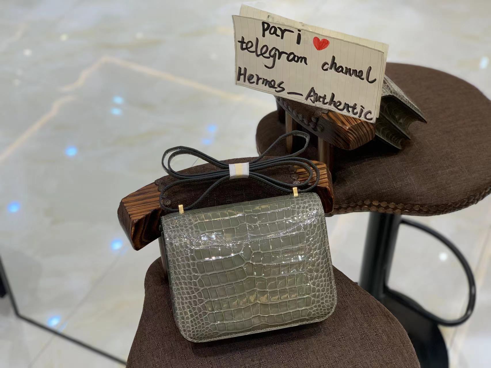 Constance 18 in Grey Shiny Crocodile - Image 2