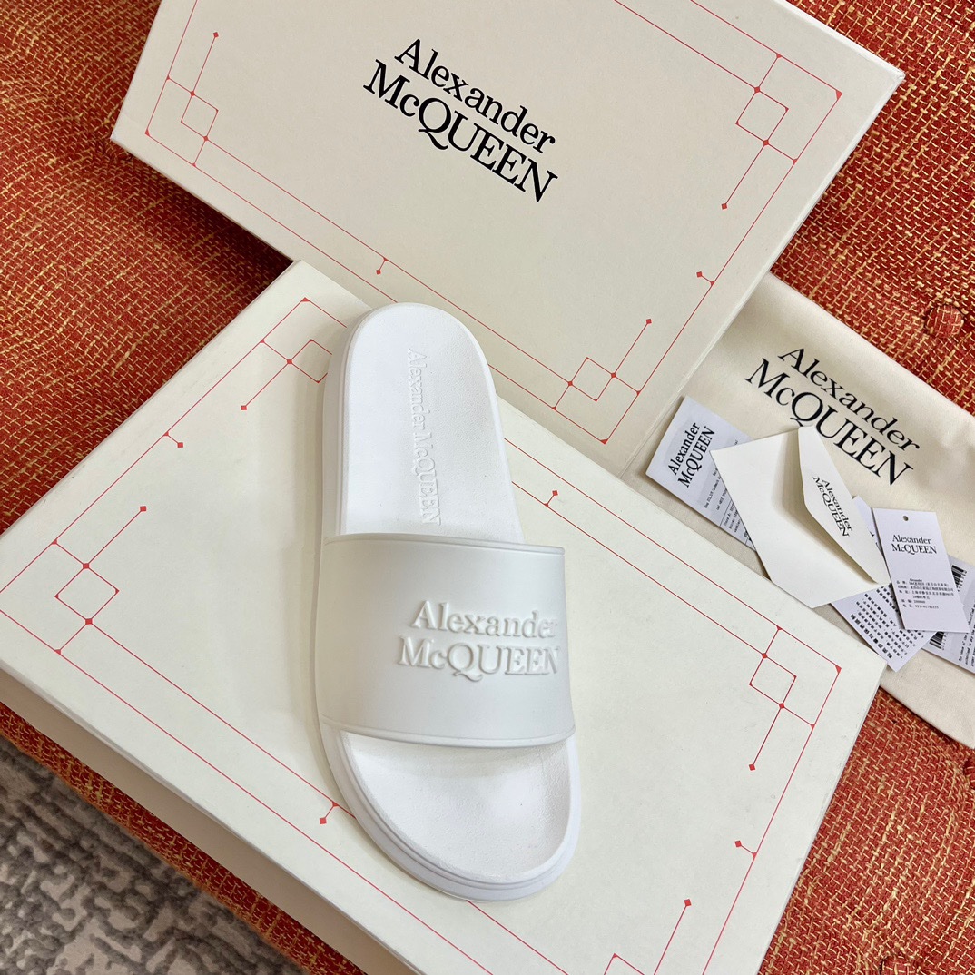 McQueen 2023 Couple Slippers - Image 3