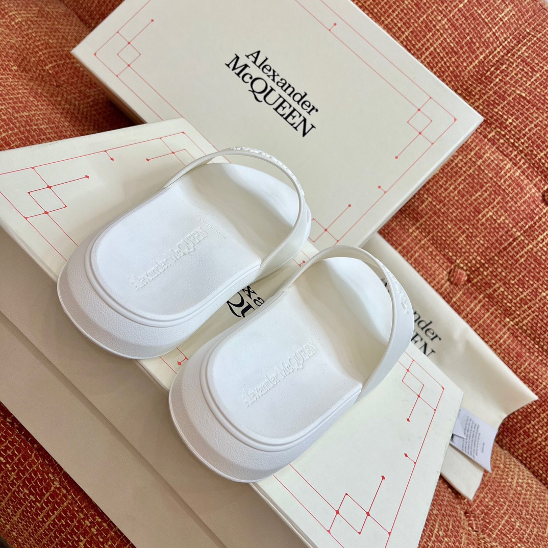 McQueen 2023 Couple Slippers - Image 6